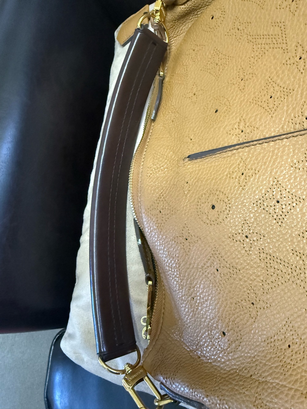 AUTH. LOUIS VUITTON MAHINA SERENE MM 2-Way Handbag/Shoulderbag-Caramel-🔥🔥 - Picture 11 of 16